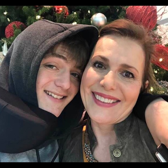 Meet your Posher, Sandy - Picture 10 of 16